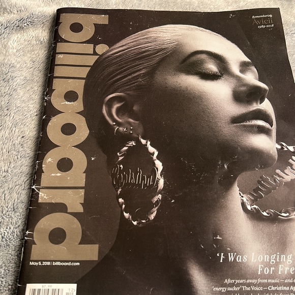 BILLBOARD MAGAZINE💫2018 Features Christina Aguilera and Remembering Avicii - Picture 5 of 6